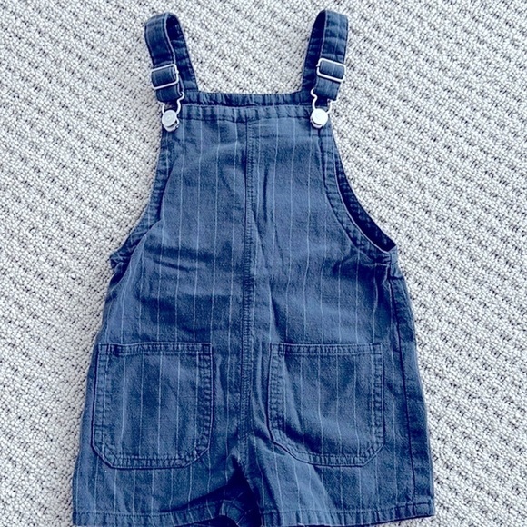 Zara Other - Zara overall shorts 9-12 M unisex navy with stripes